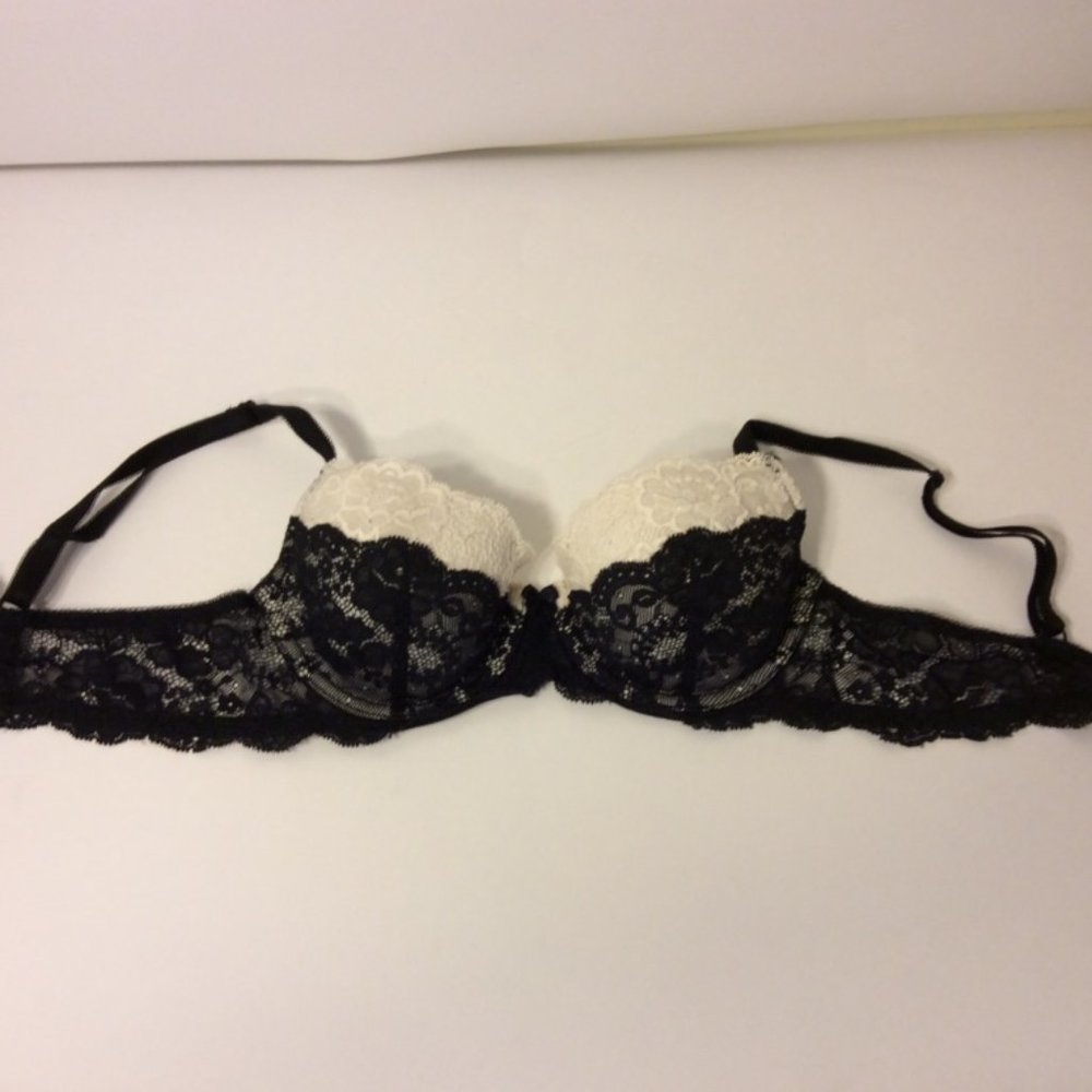 LAST CHANCE - Victoria Secret Black & White Lace Bra 34B